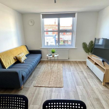 Central, Bright & Spacious Apartment - Parking Included Bournemouth Exteriör bild