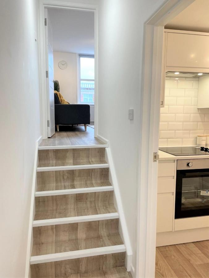 Central, Bright & Spacious Apartment - Parking Included Bournemouth Exteriör bild