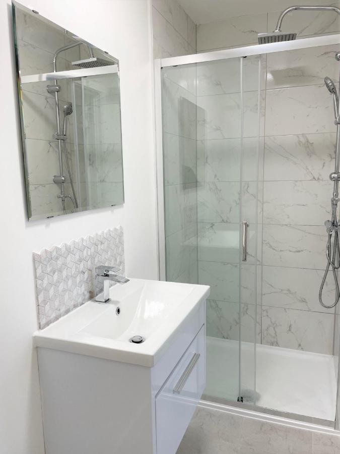 Central, Bright & Spacious Apartment - Parking Included Bournemouth Exteriör bild