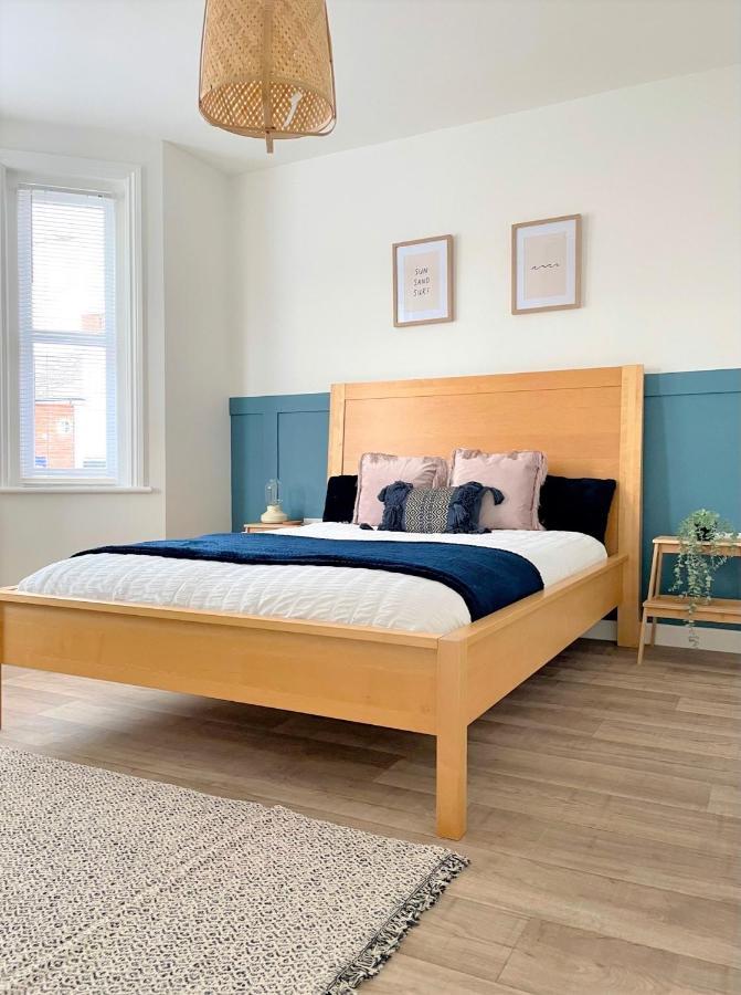 Central, Bright & Spacious Apartment - Parking Included Bournemouth Exteriör bild