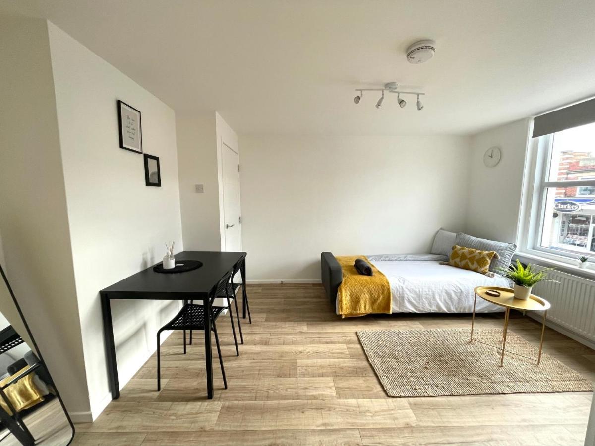 Central, Bright & Spacious Apartment - Parking Included Bournemouth Exteriör bild