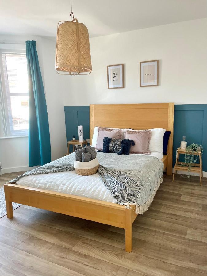 Central, Bright & Spacious Apartment - Parking Included Bournemouth Exteriör bild